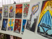 Мистецтво і надія: у Херсоні відкрили виставку "Небо над Херсоном"