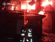 російські війська обстріляли Білозерку, загорівся приватний будинок